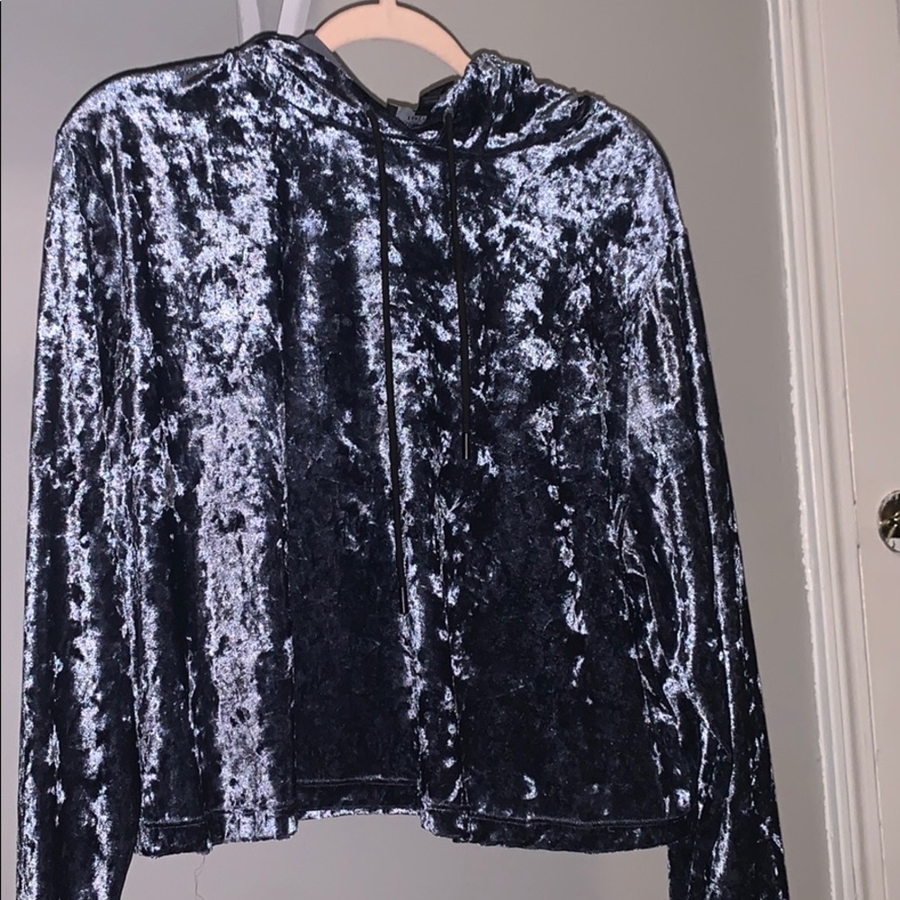 Cropped sweater